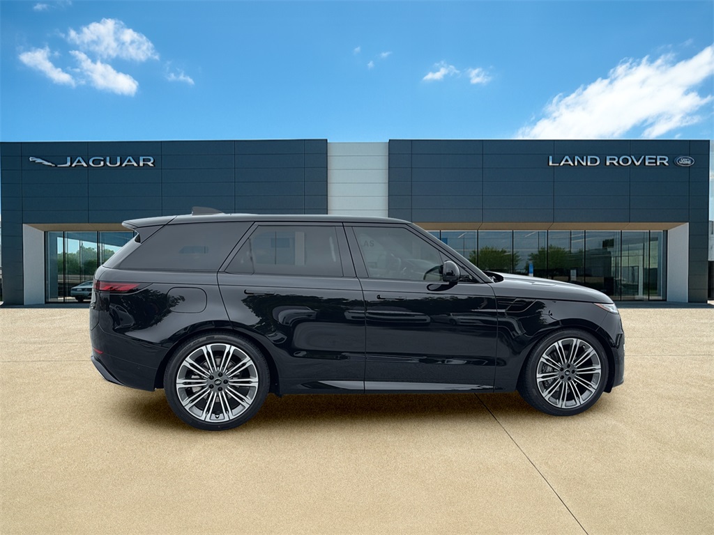 2025 Land Rover Range Rover Sport SE photo 3
