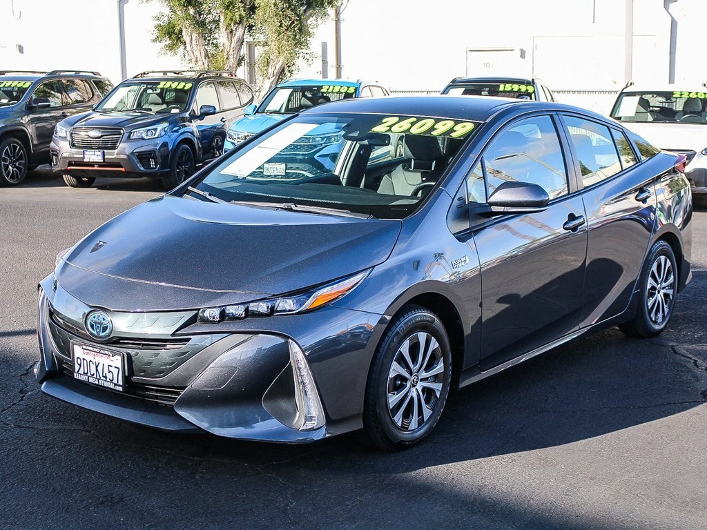 2022 Toyota Prius Prime XLE photo 3