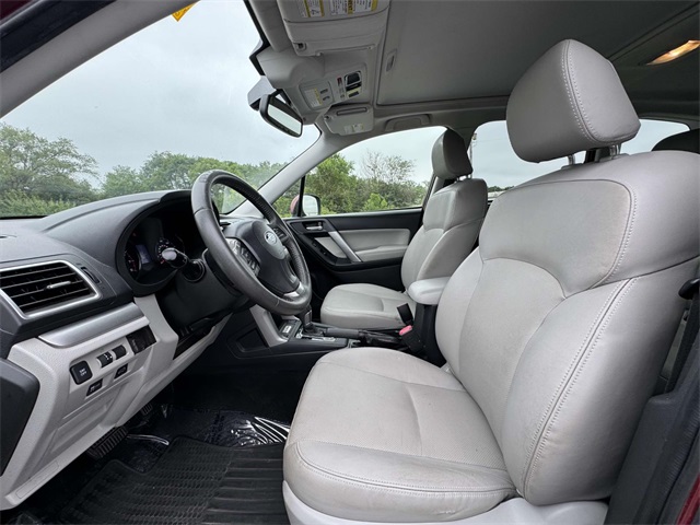 2016 Subaru Forester 2.5i Touring photo 18