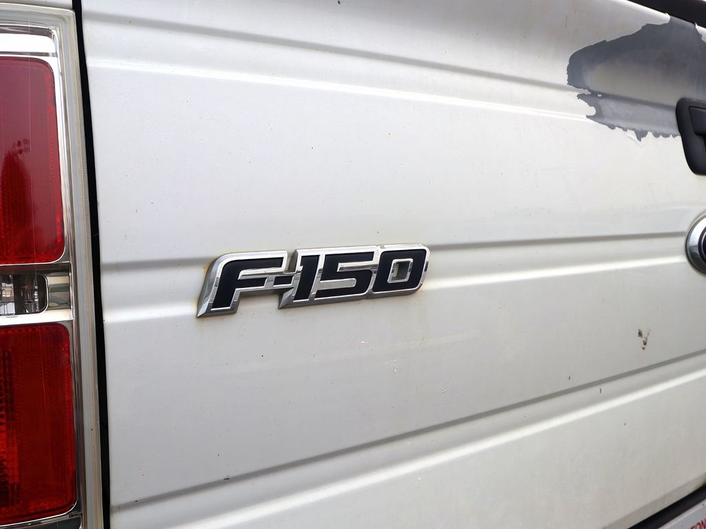 2010 Ford F-150 XL photo 10