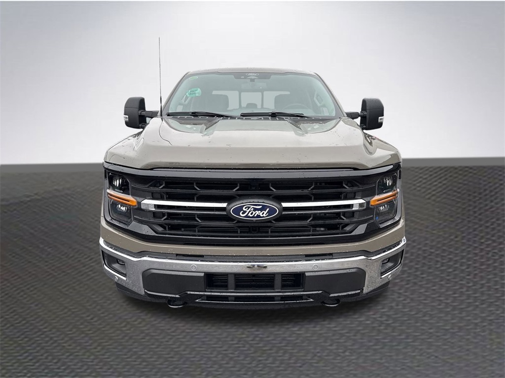 2025 Ford F-150 XLT photo 2