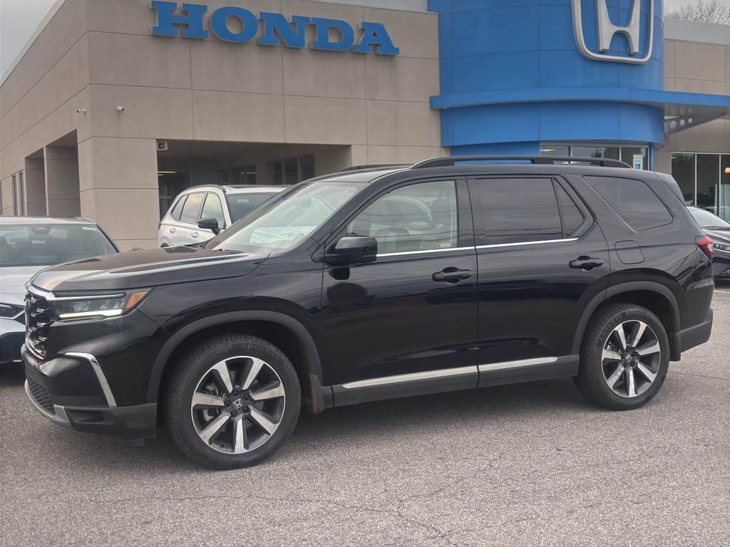 2023 Honda Pilot Touring's photo