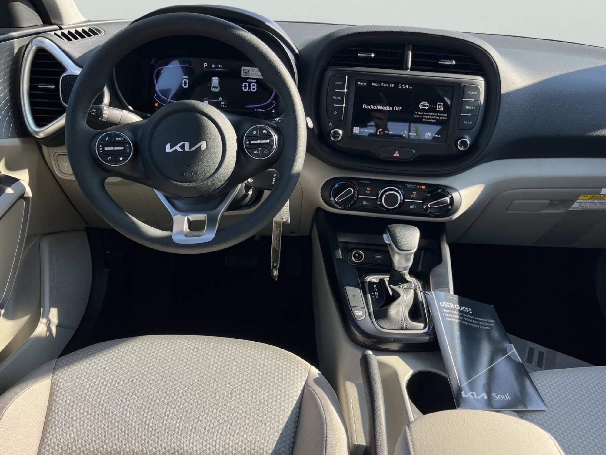 2025 Kia Soul LX photo 11