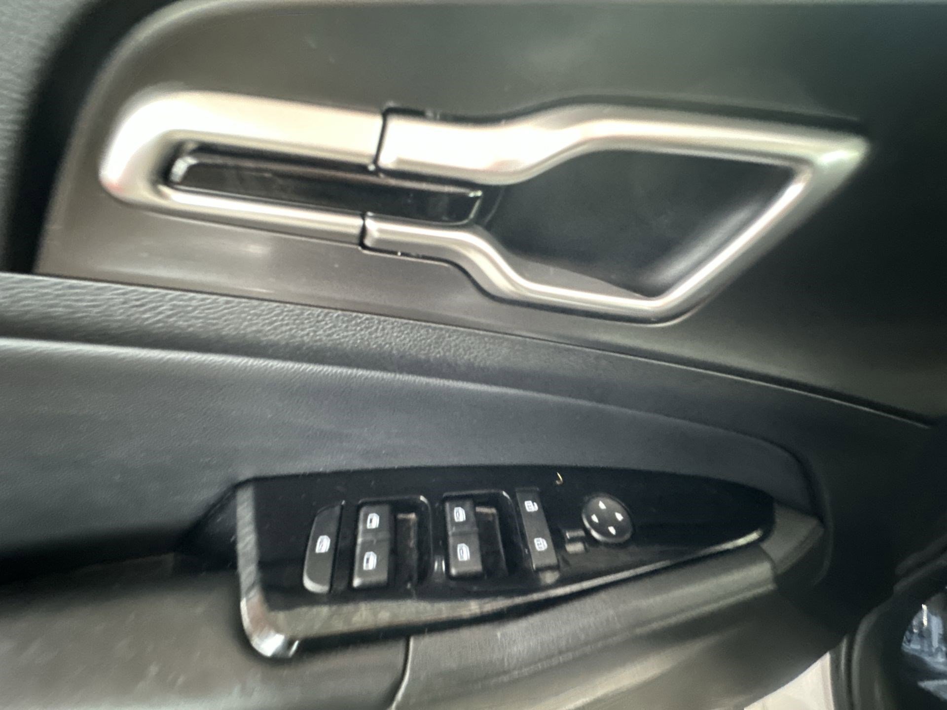 2023 Kia Sportage EX photo 11