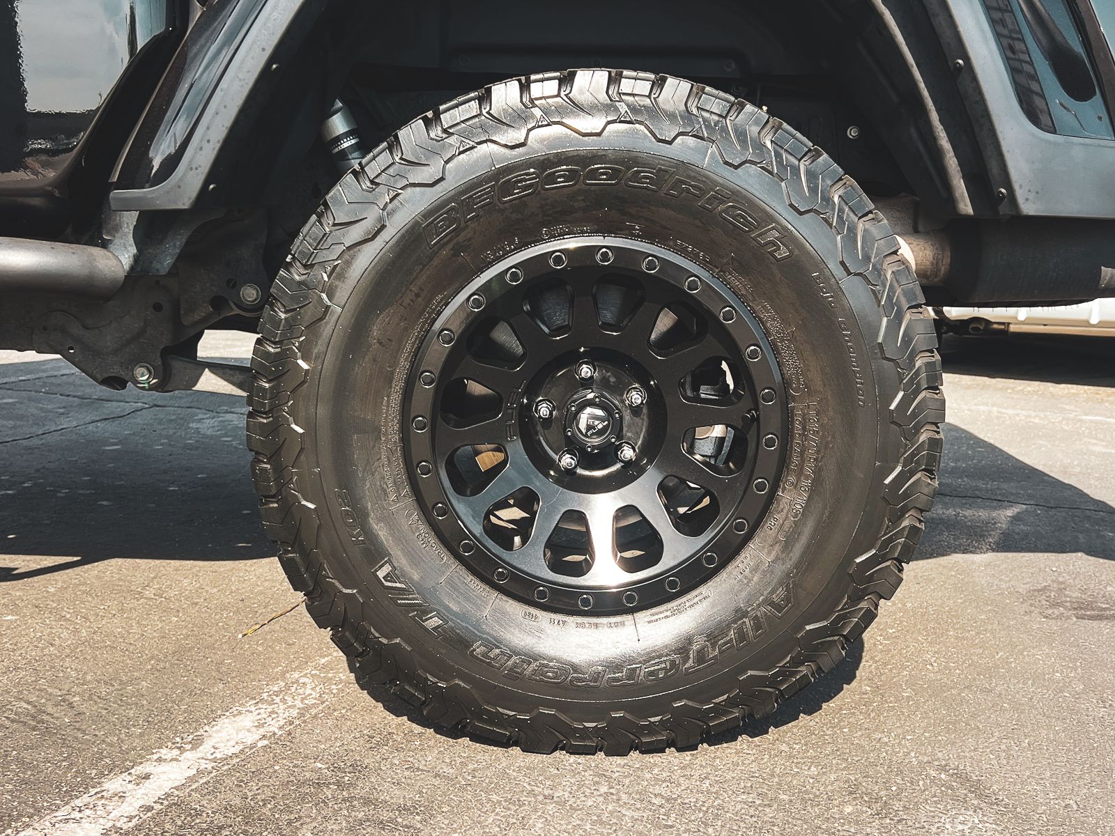 2021 Jeep Gladiator Willys photo 4