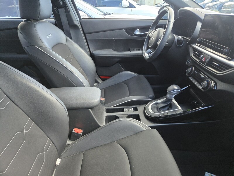 2023 Kia Forte GT-Line photo 4