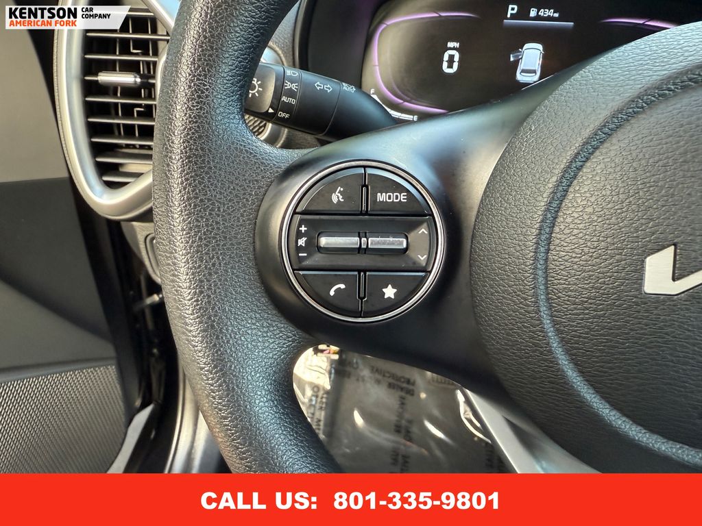 2024 Kia Soul LX photo 13