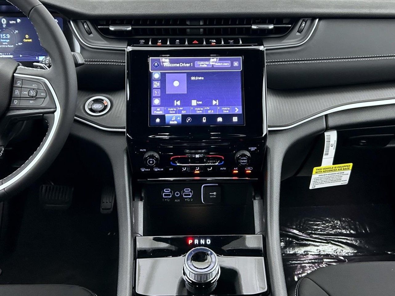 2025 Jeep Grand Cherokee Laredo photo 11