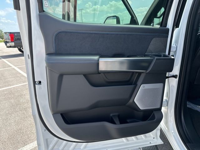 2025 Ford F-250 Platinum photo 34
