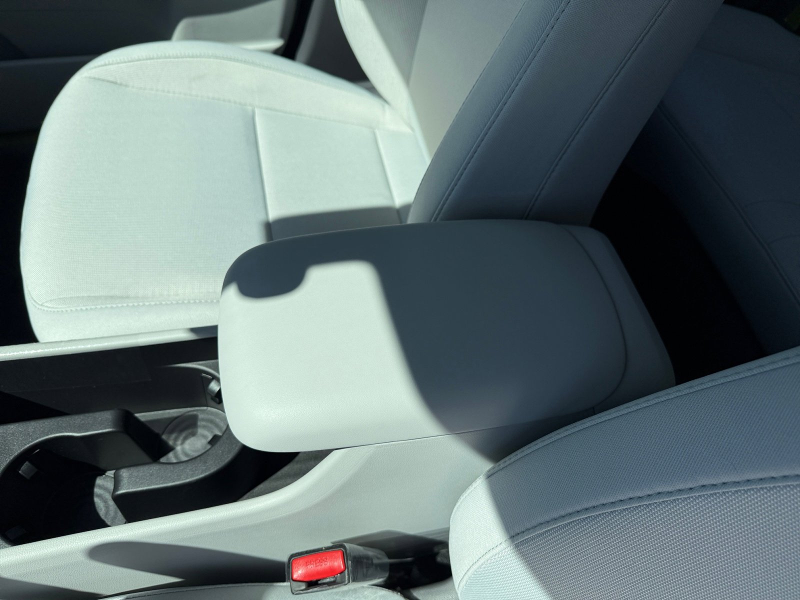 2025 Hyundai Kona SE photo 13