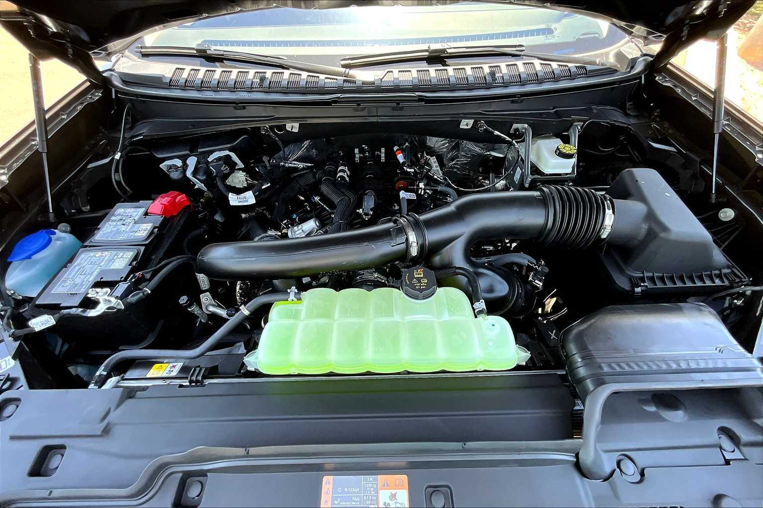 2025 Ford Expedition photo 13