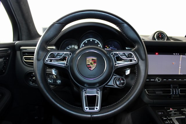 2021 Porsche Macan Turbo photo 18