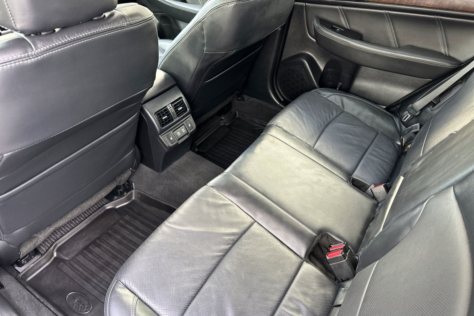 2019 Subaru Outback 3.6R Limited photo 12