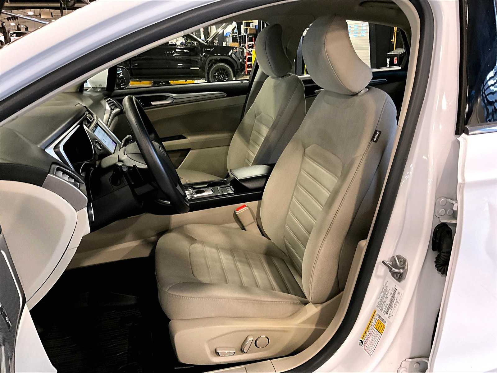 2019 Ford Fusion SE photo 10