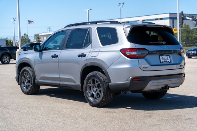 2025 Honda Pilot TrailSport photo 4