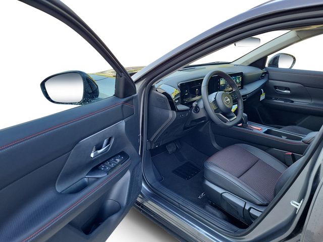 2026 Nissan Kicks SR photo 9