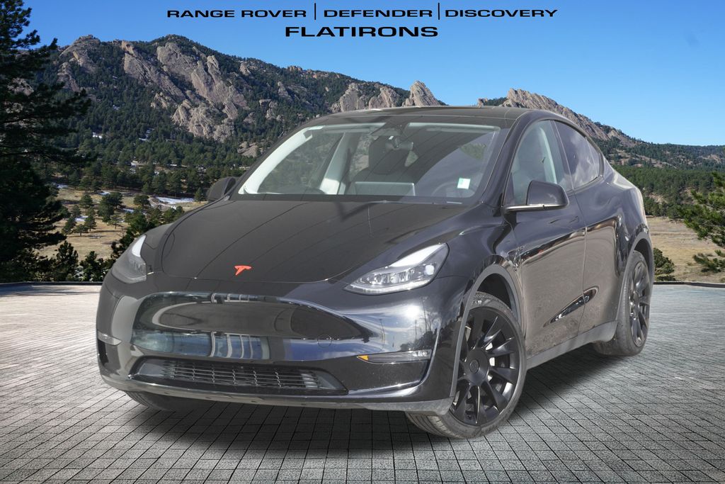 2023 Tesla Model Y Long Range's photo