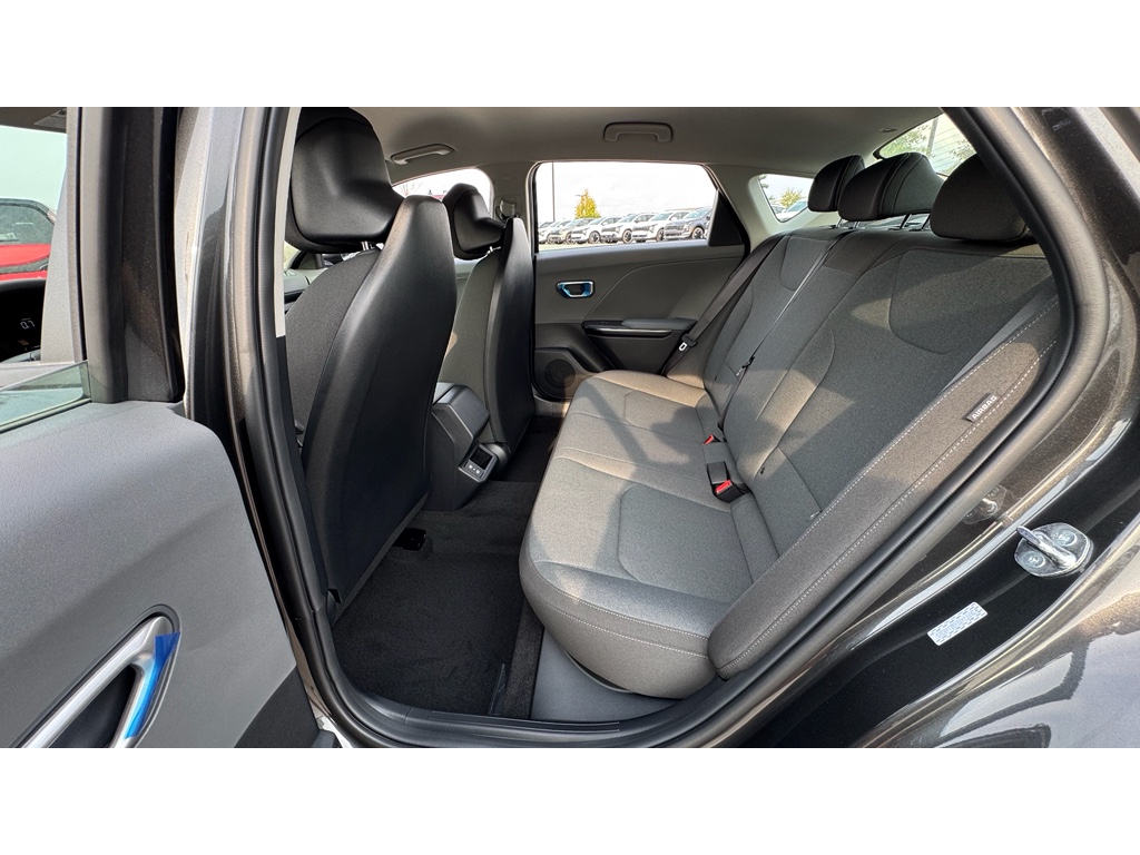 2025 Kia K4 LXS photo 19