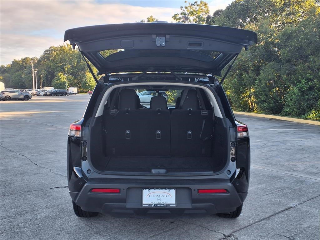 2024 Nissan Pathfinder SV photo 7
