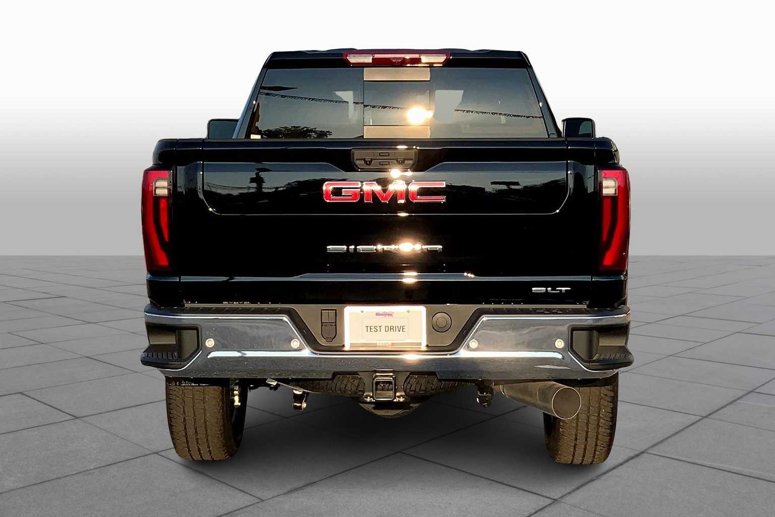 2025 Gmc Sierra 2500 HD SLT photo 3