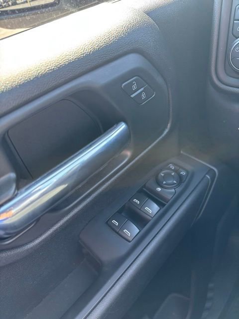 2023 Chevrolet Silverado 2500HD Custom photo 16