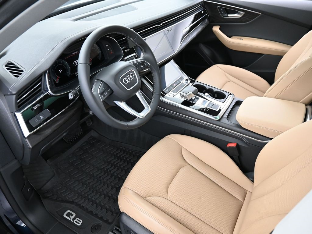 2024 Audi Q8 55 Premium Plus photo 3