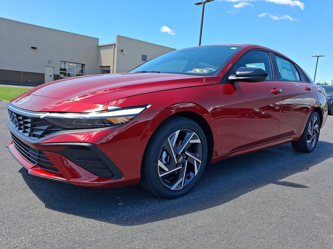 2025 Hyundai Elantra Hybrid SEL Sport photo 2