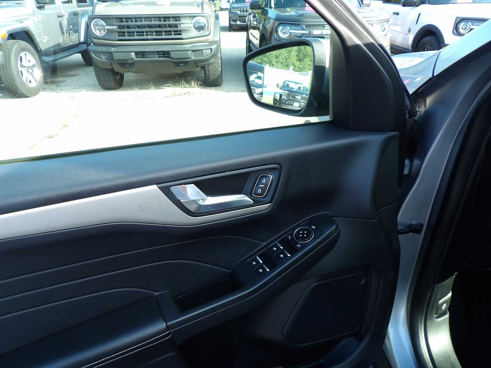 2021 Ford Escape SE Hybrid photo 9
