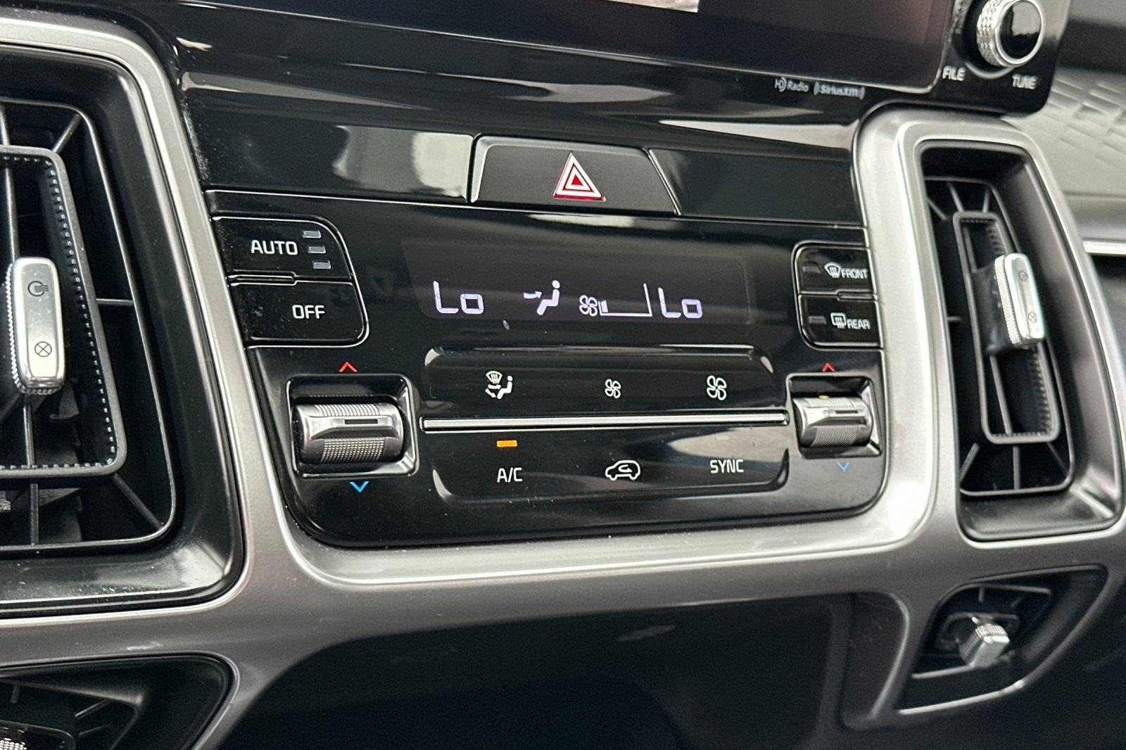 2023 Kia Sorento S photo 22