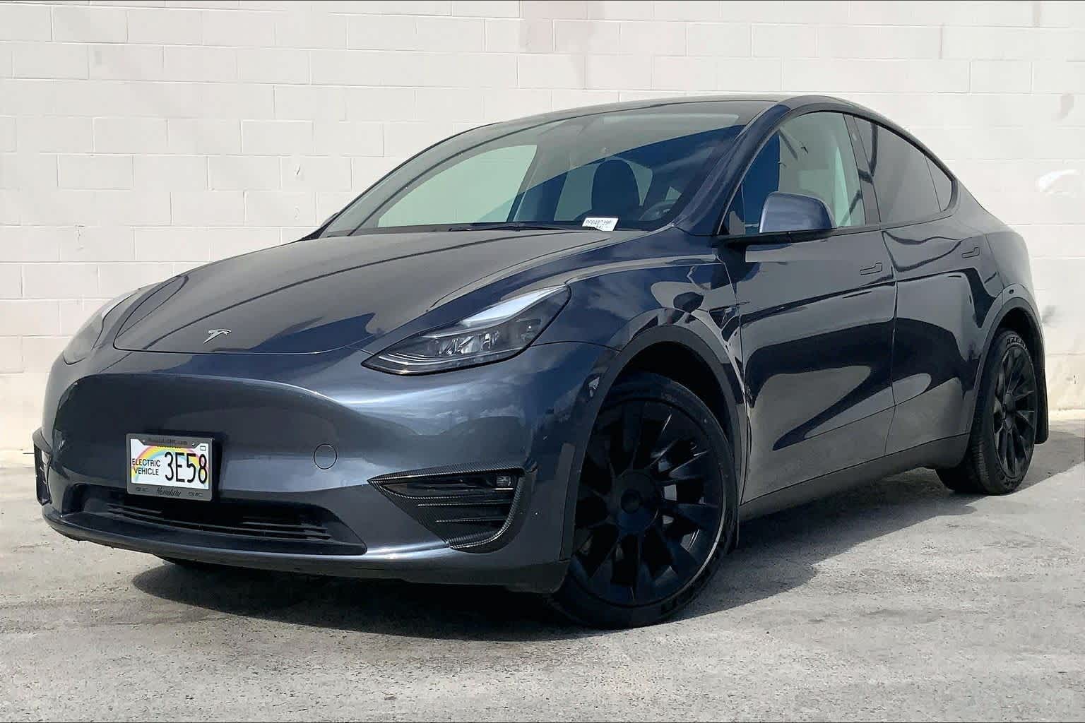 2023 Tesla Model Y Long Range's photo