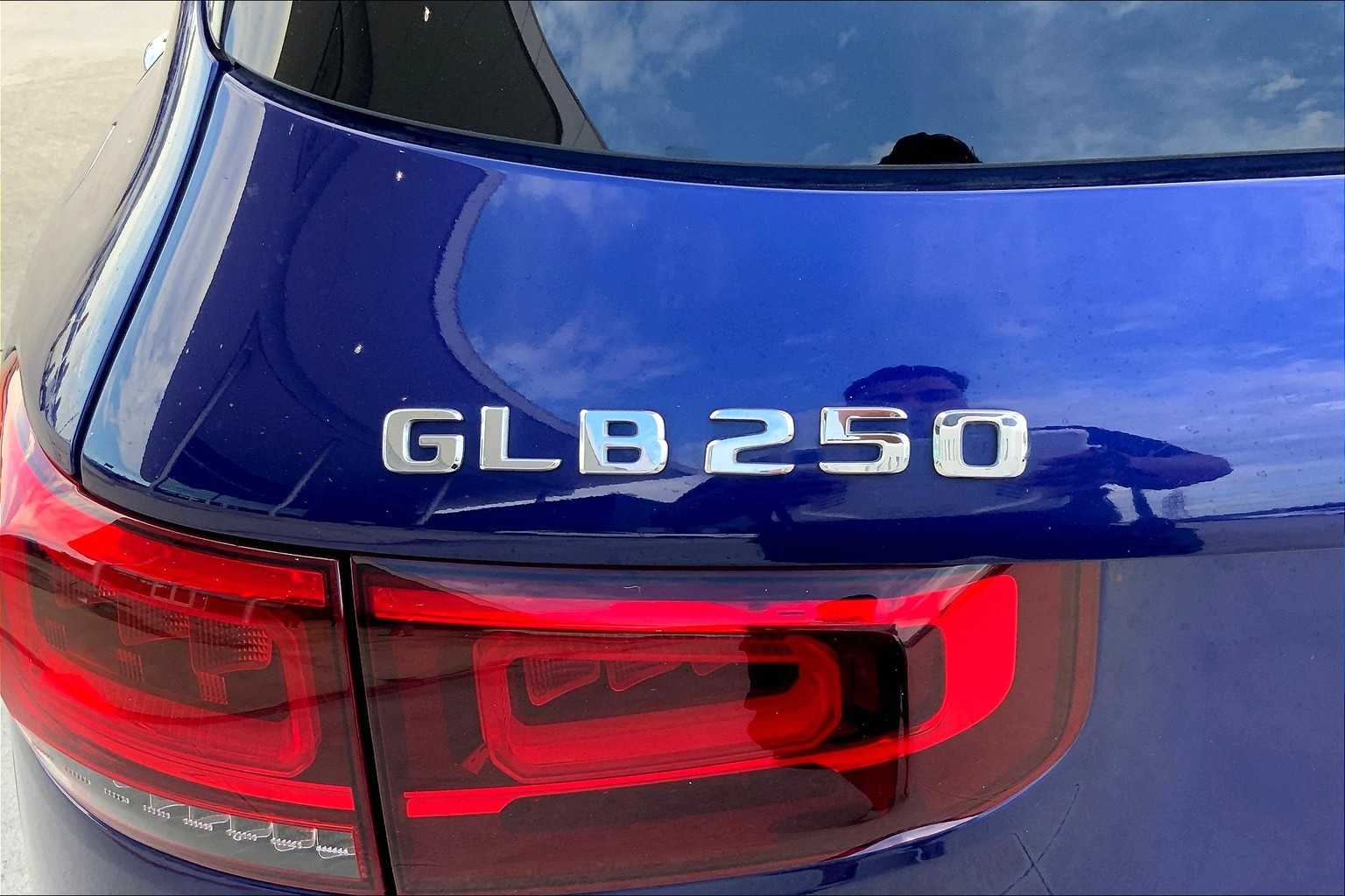 2021 Mercedes Benz GLB 250 photo 8