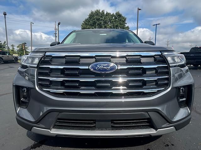 2025 Ford Explorer photo 21