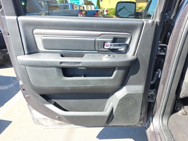 2024 Ram 1500 Classic Warlock photo 25