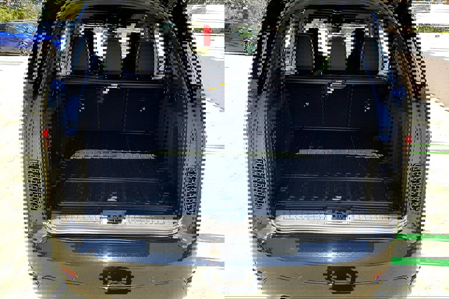 2025 Land Rover Discovery SE photo 10