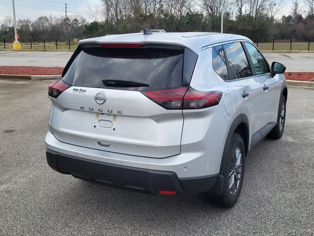2025 Nissan Rogue S photo 2