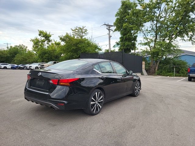 2020 Nissan Altima SR photo 3