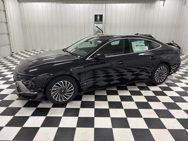 2025 Hyundai Sonata Hybrid SEL's photo