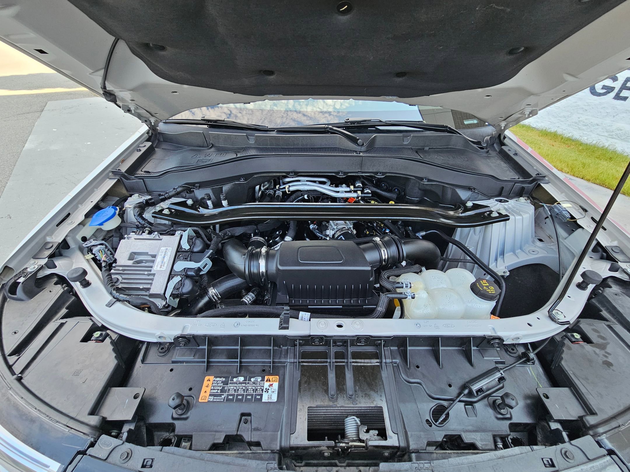 2023 Ford Explorer ST photo 31