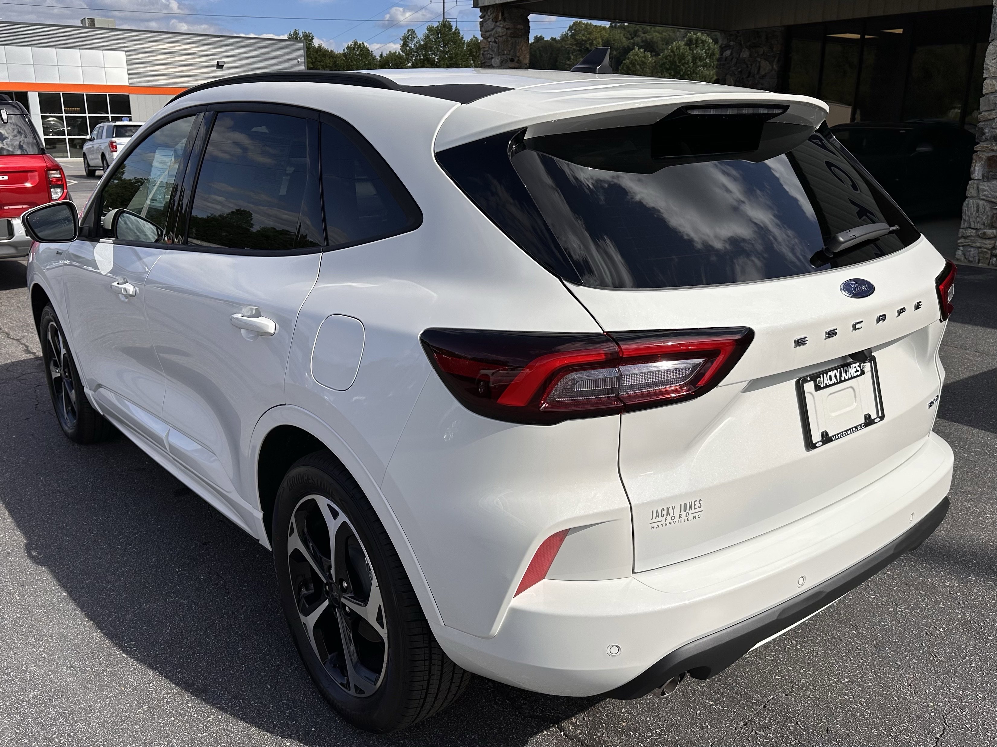 2025 Ford Escape ST-Line Elite photo 4