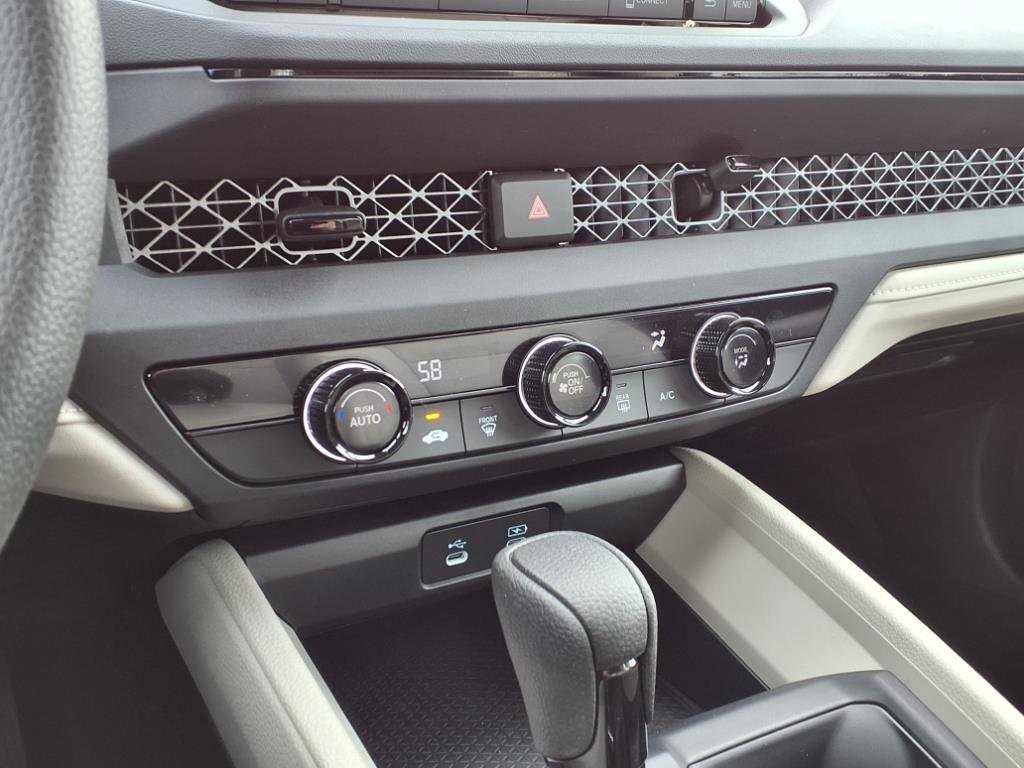 2025 Honda Accord LX photo 17