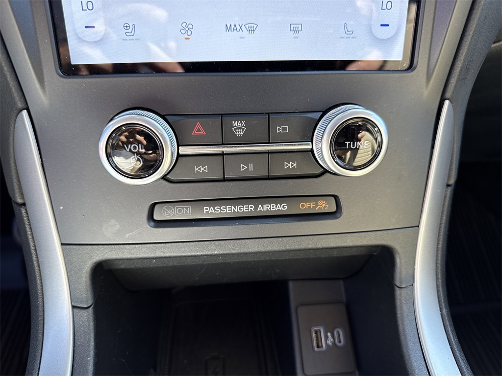 2022 Ford Edge SEL photo 29