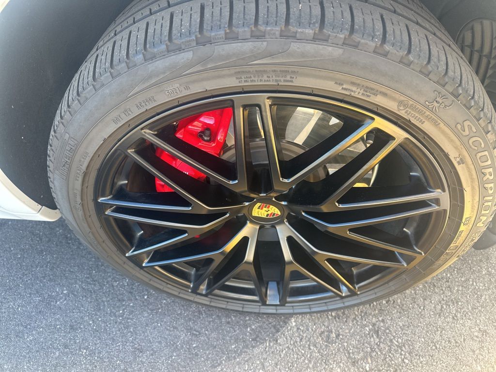 2022 Porsche Macan GTS photo 3
