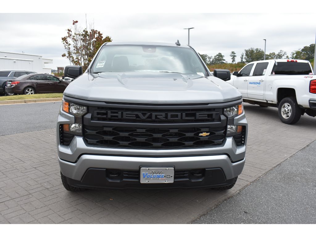 2025 Chevrolet Silverado 1500 Custom photo 5