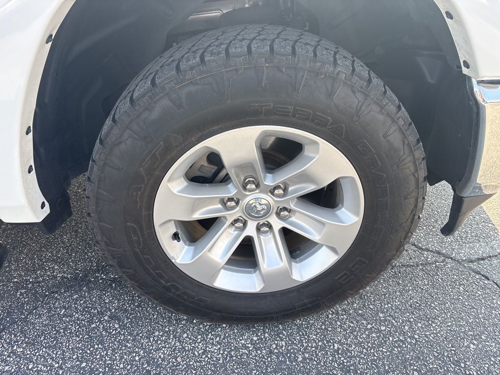 2020 Ram 1500 Laramie photo 9
