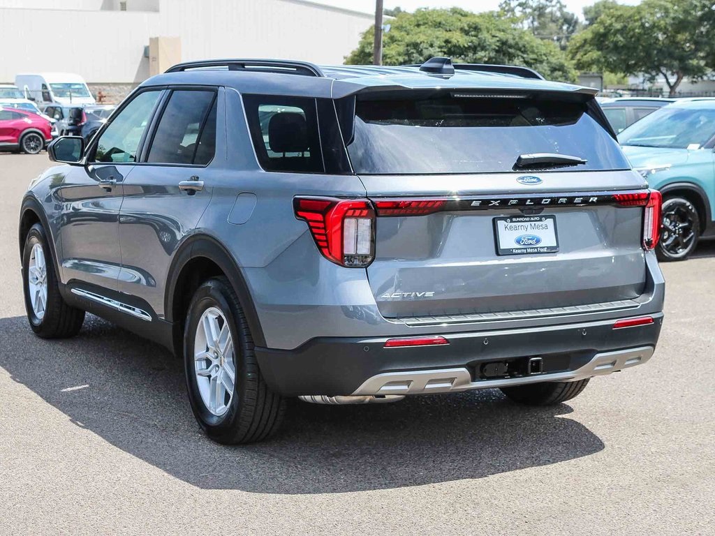 2025 Ford Explorer photo 8