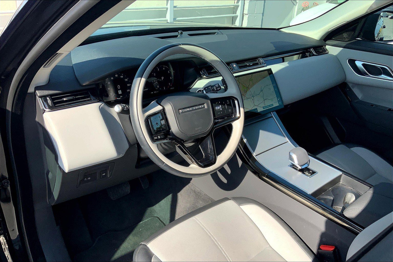 2025 Land Rover Range Rover Velar S photo 14