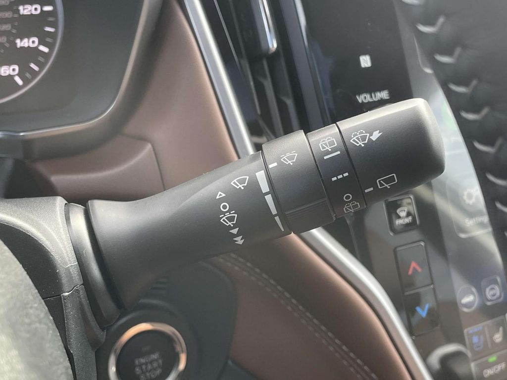 2025 Subaru Outback Touring XT photo 11
