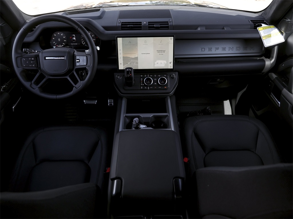 2026 Land Rover Defender 110 V8 photo 30