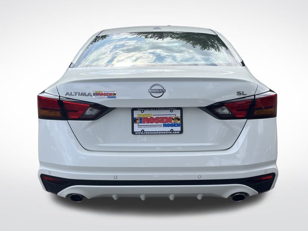 2025 Nissan Altima SL photo 4