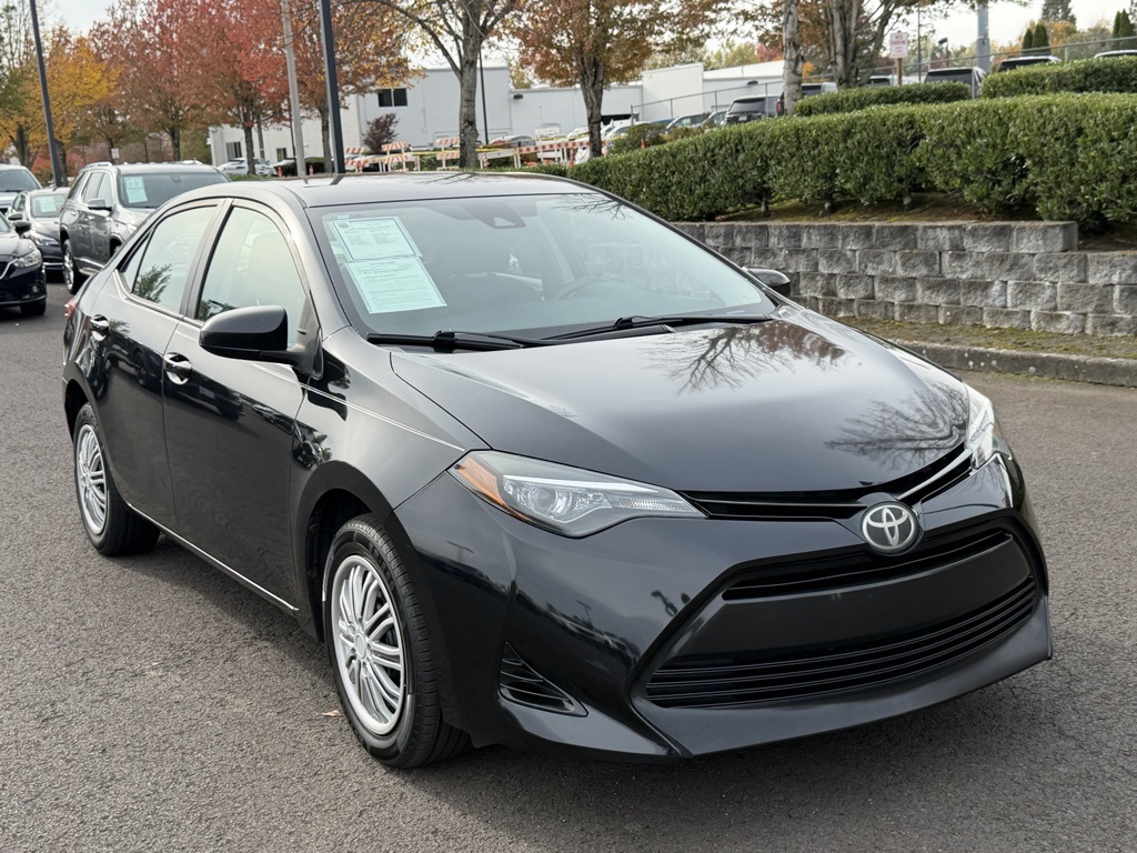 Used 2017 Toyota Corolla LE with VIN 5YFBURHE8HP733139 for sale in Gresham, OR